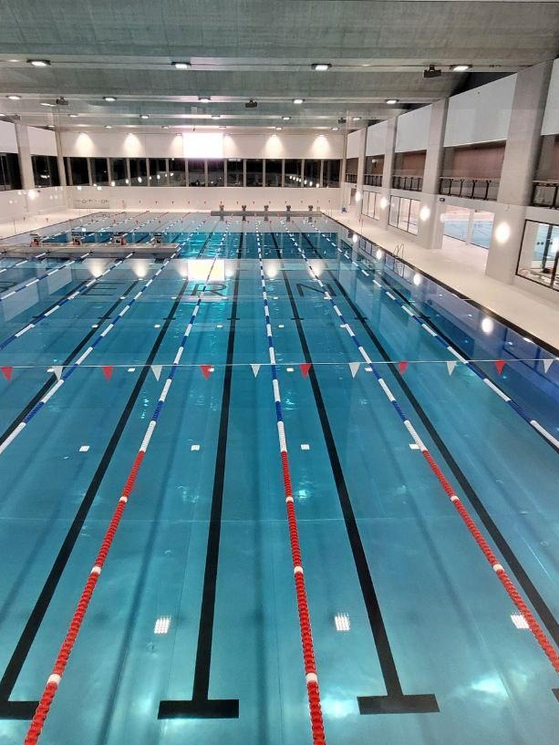 Freitauchen in der Schwimmhalle Neufeld in Bern